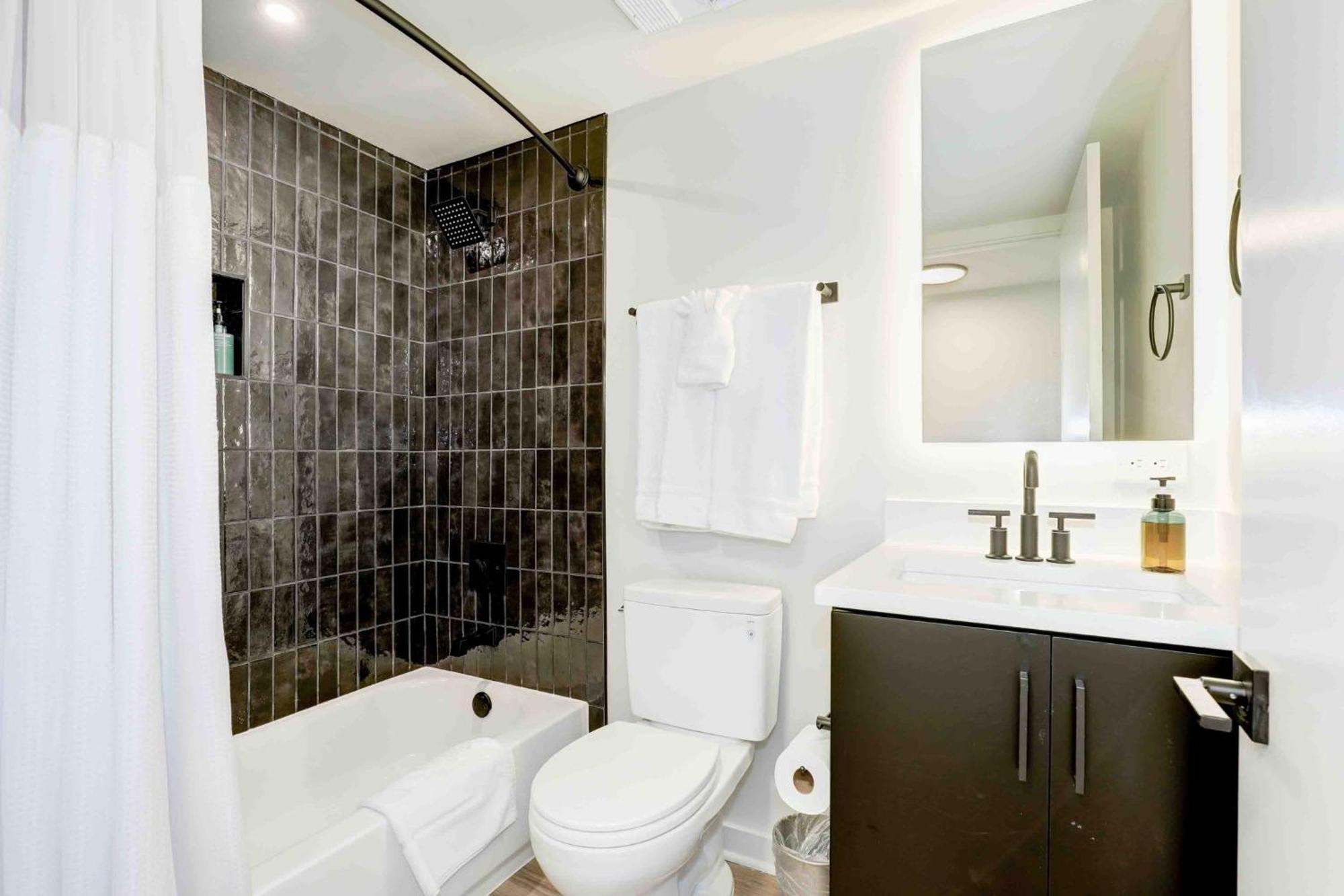 2Br Comfort Apartment In Prime Location อาร์ลิงตัน ภายนอก รูปภาพ
